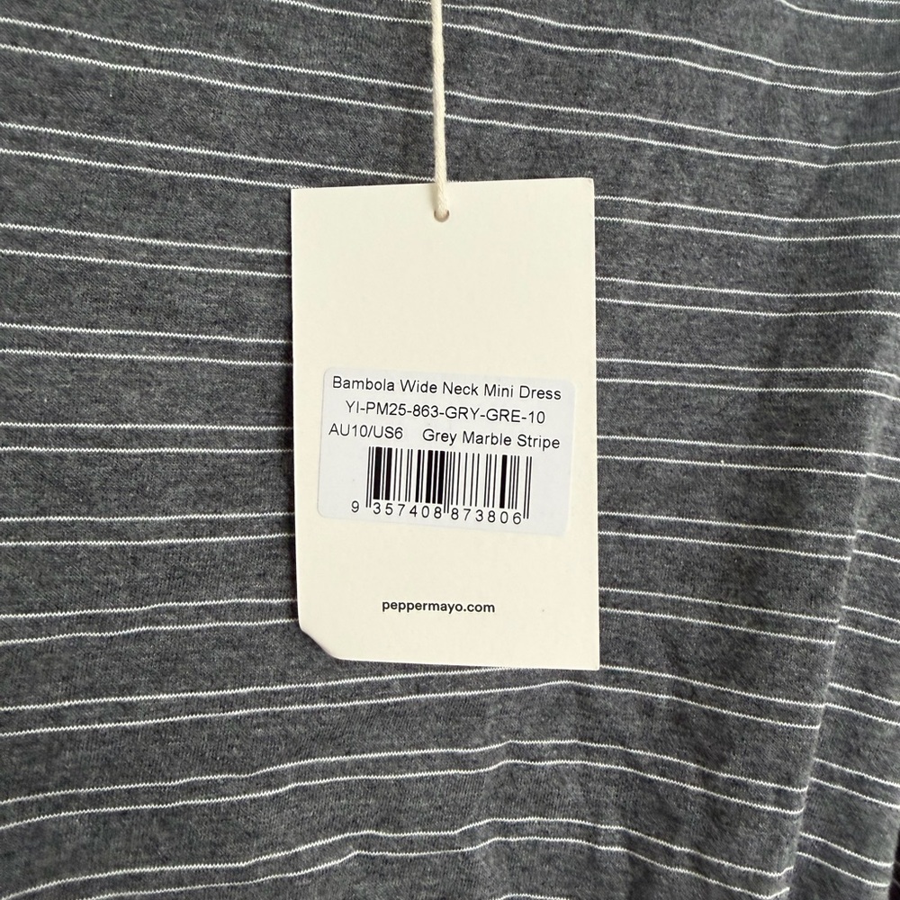 ❌sold❌ Gray Stripe Ruffle Mini Dress Wide Neck Size 6 Casual - Picture 4 of 5